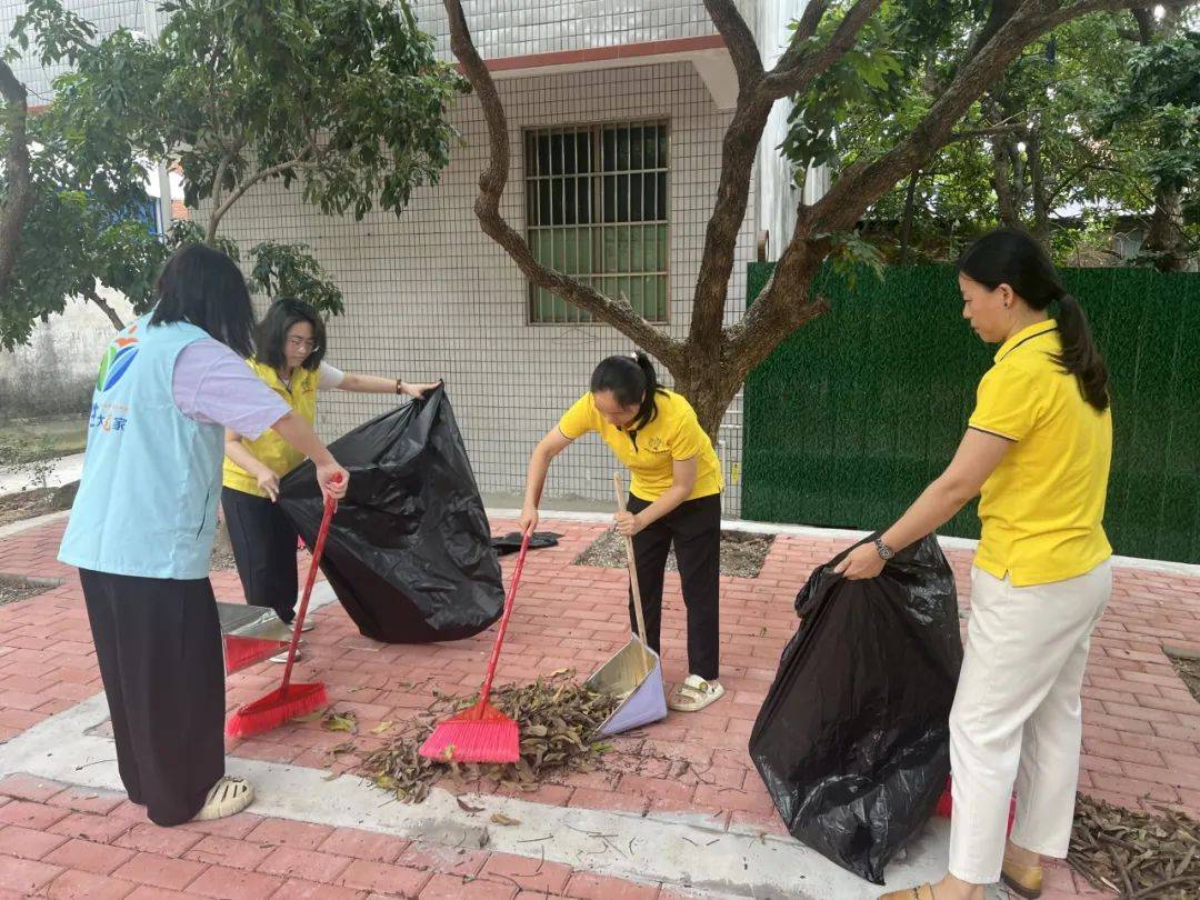 九游娱乐官网：九游娱乐app：“百千万工程”之环保助力——香市小学家长志愿服务队协助陈家埔村四小园环境整治和护理活动(图5)